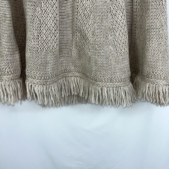 SPERICO knit cowl neck fringed hem poncho One Size oatmeal color - Picture 8 of 9
